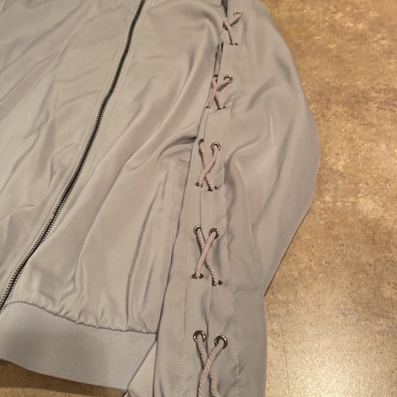 Womens Gilded Intent Light weight zip up with lace sleeves and back size large - Picture 3 of 7